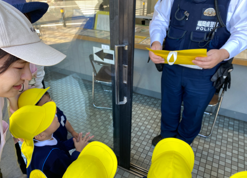 福岡市早良区有田のアン・シャーリーこども園と栄光保育園の勤労感謝の写真