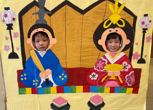 福岡市早良区有田のアン・シャーリーこども園と栄光保育園のひな祭りの写真