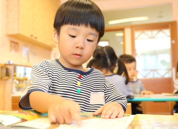 福岡市早良区有田の栄光保育園の学び朗読の写真